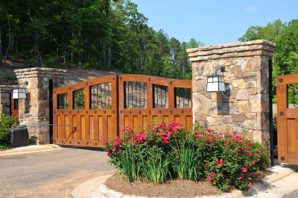 Hendersonville Driveway Gate Service